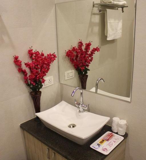 Fabhotel The A Park Lashkar