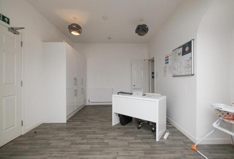 호텔 The Pickering Park