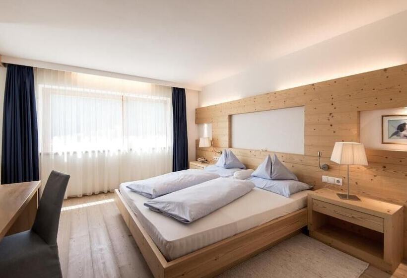 Alpine Hotel Ciasa Lara