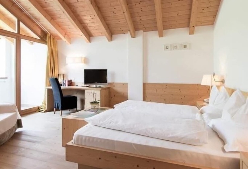 Alpine Hotel Ciasa Lara