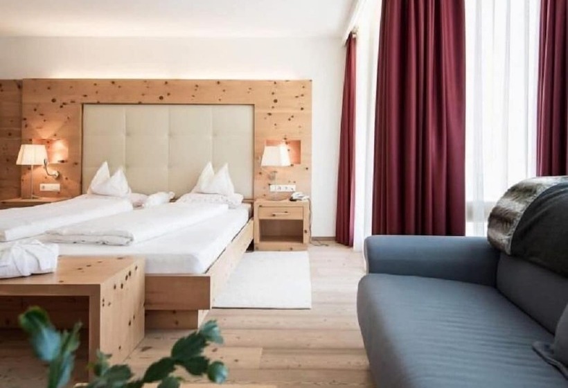 Alpine Hotel Ciasa Lara