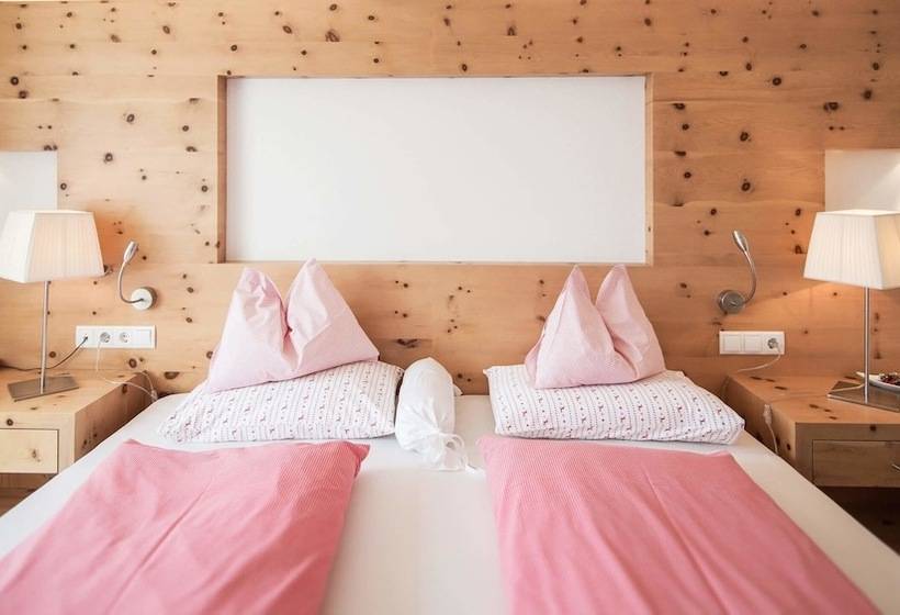 Alpine Hotel Ciasa Lara