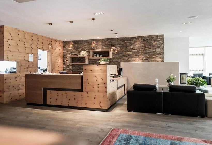 Alpine Hotel Ciasa Lara