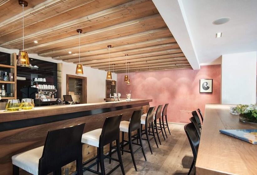 Alpine Hotel Ciasa Lara