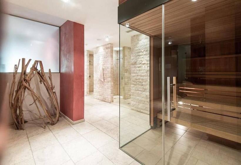 Alpine Hotel Ciasa Lara