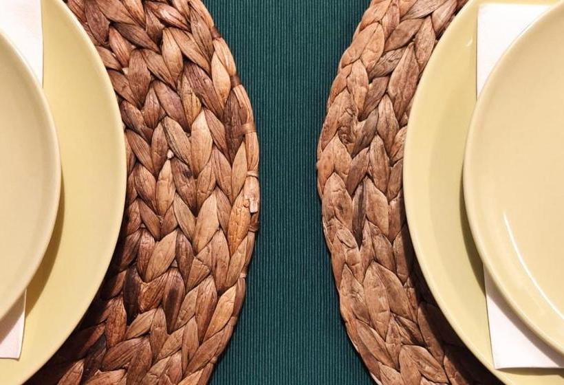 تختخواب و صبحانه Aduepassi