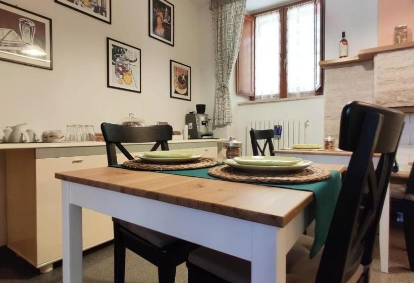 تختخواب و صبحانه Aduepassi