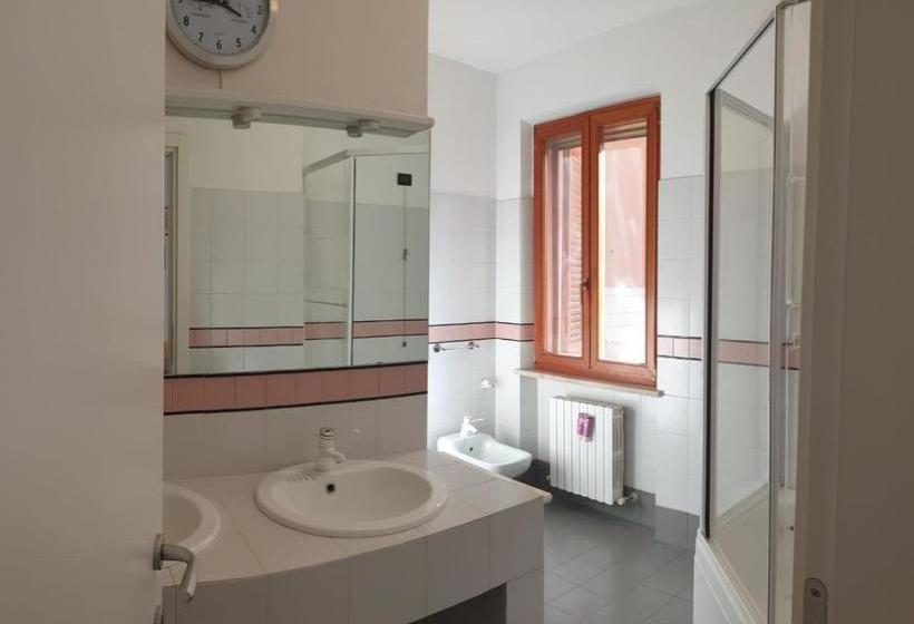 تختخواب و صبحانه Aduepassi