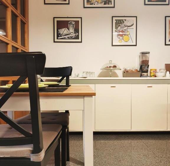 تختخواب و صبحانه Aduepassi