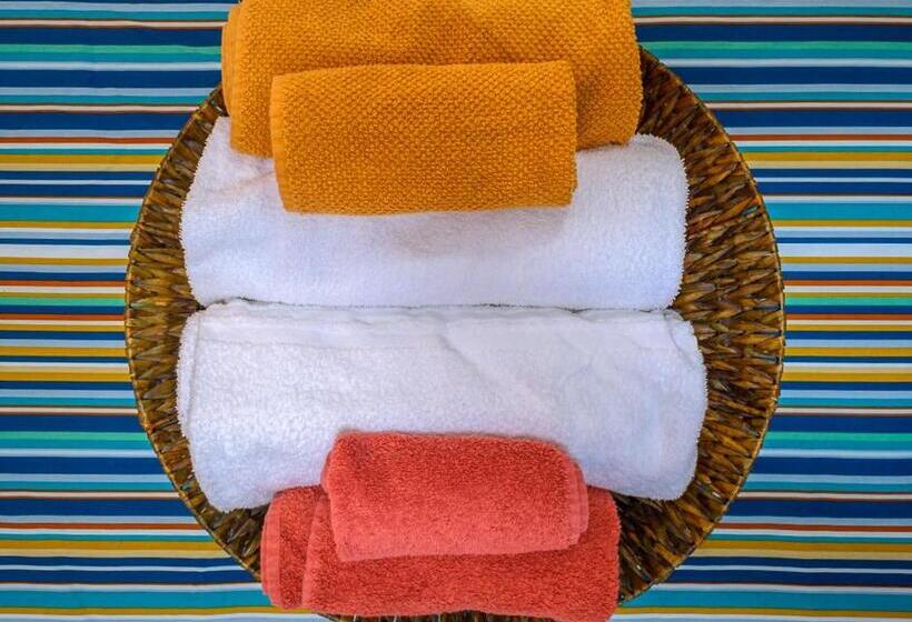 تختخواب و صبحانه Aduepassi