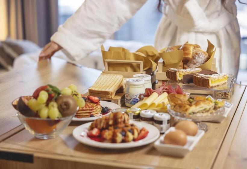 تختخواب و صبحانه Heart Of Trento Loft & Rooms