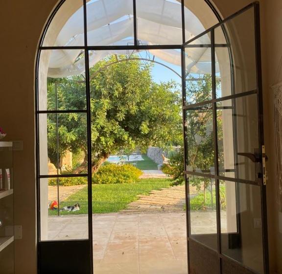 צימר Masseria Li Capperi