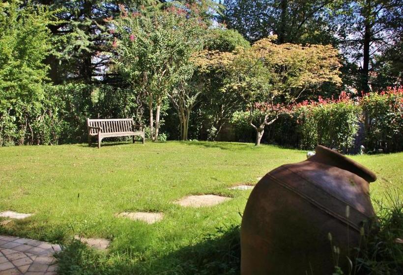 تختخواب و صبحانه Suite Finardi