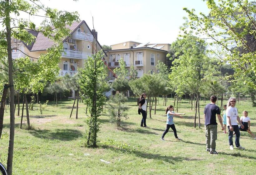 호텔 Pinetina Mare Baby Family