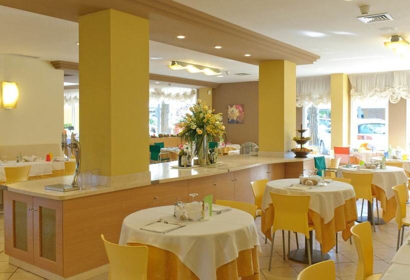 호텔 Pinetina Mare Baby Family