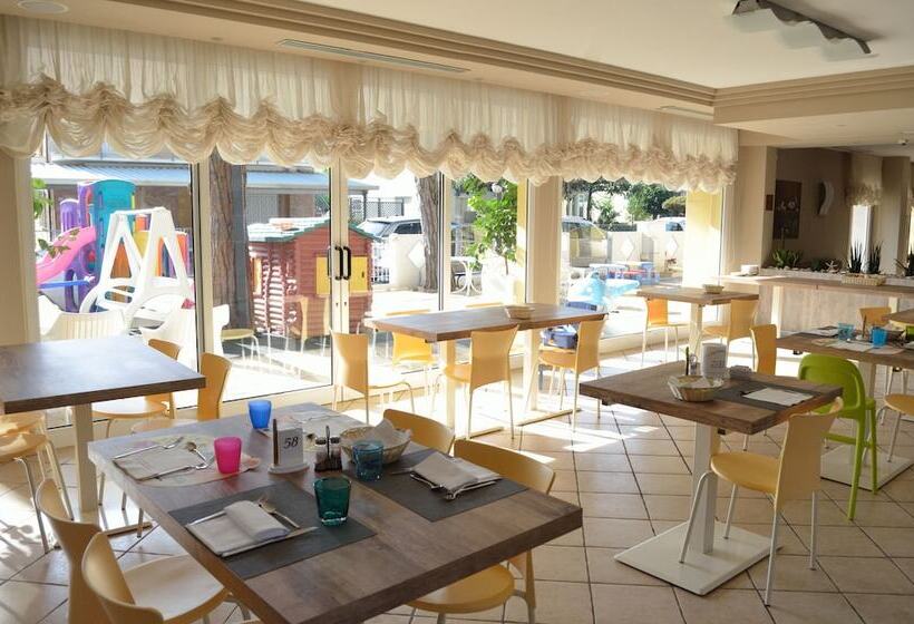 호텔 Pinetina Mare Baby Family