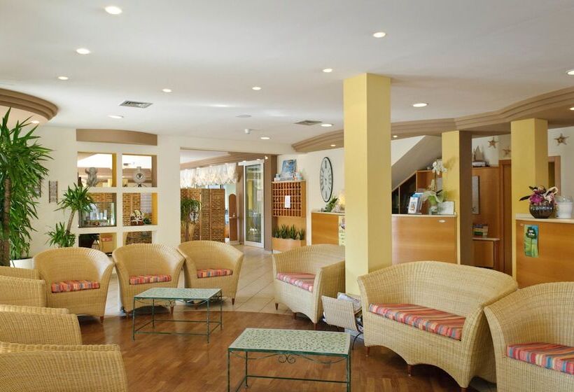 호텔 Pinetina Mare Baby Family