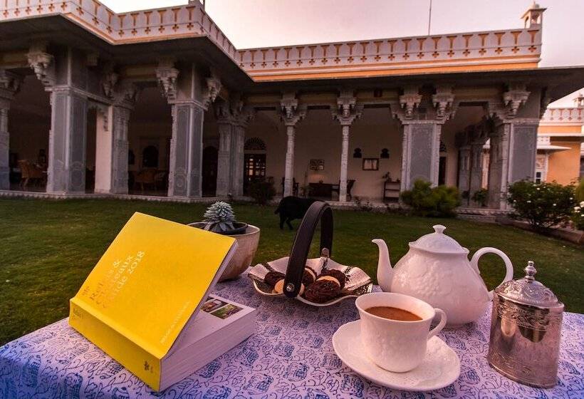 Hotel Dev Shree Deogarh