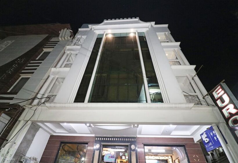 Отель Europe Plaza