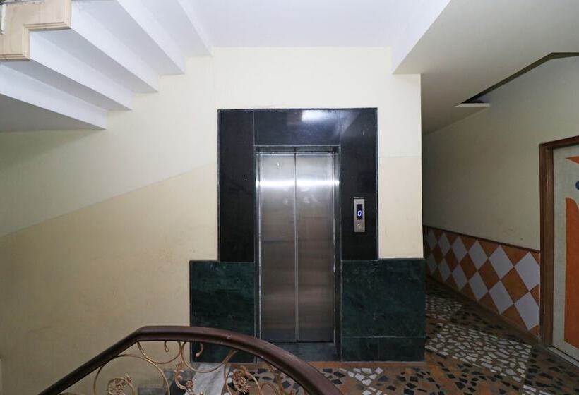 Отель Europe Plaza