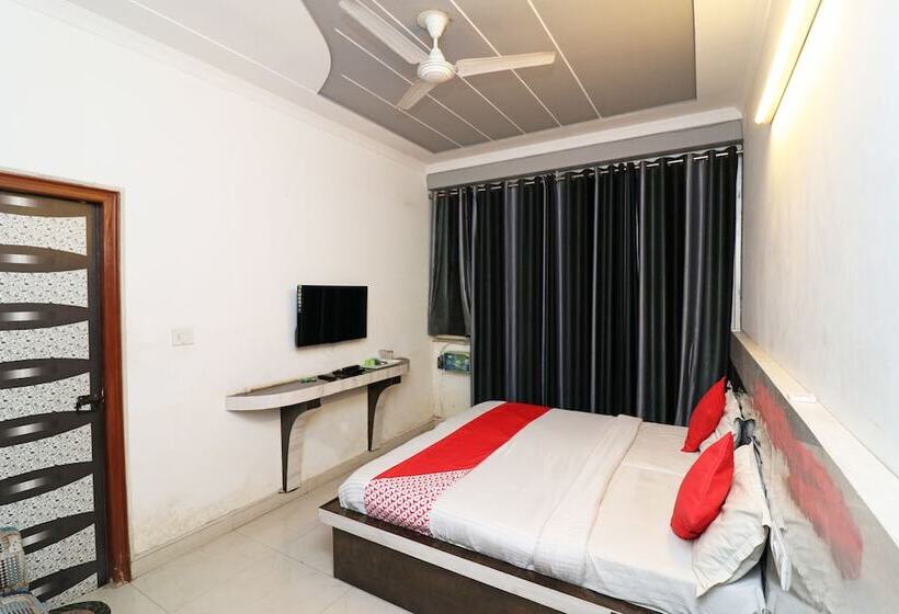 Отель Europe Plaza