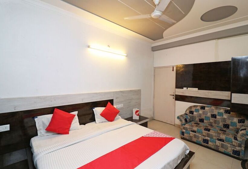 Отель Europe Plaza