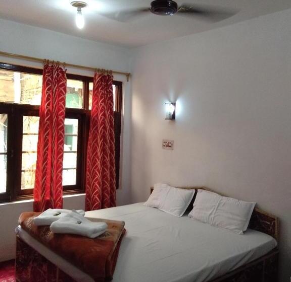 Hotel Howrah Guest House