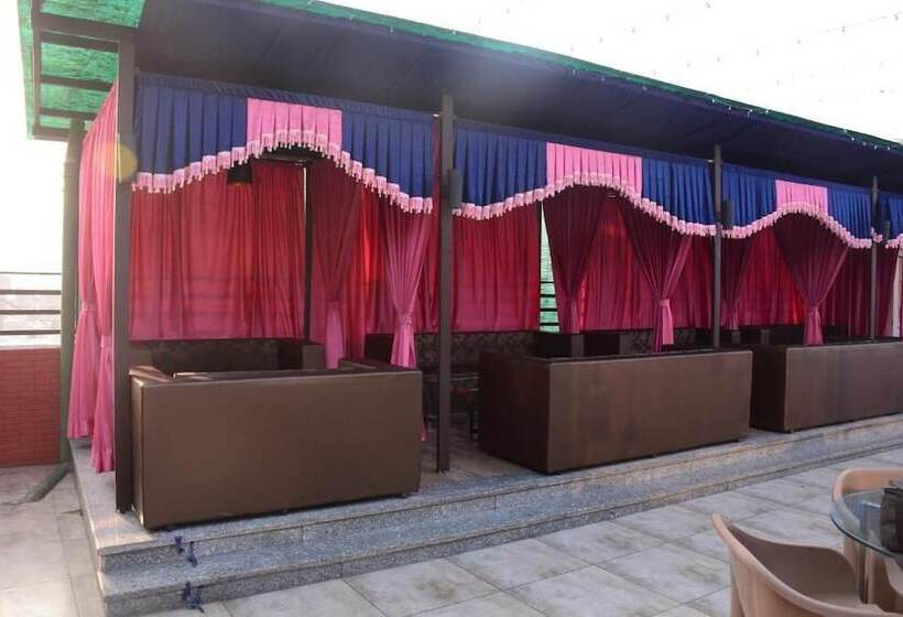 Отель Midtown Grand