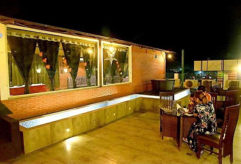 Отель Midtown Grand