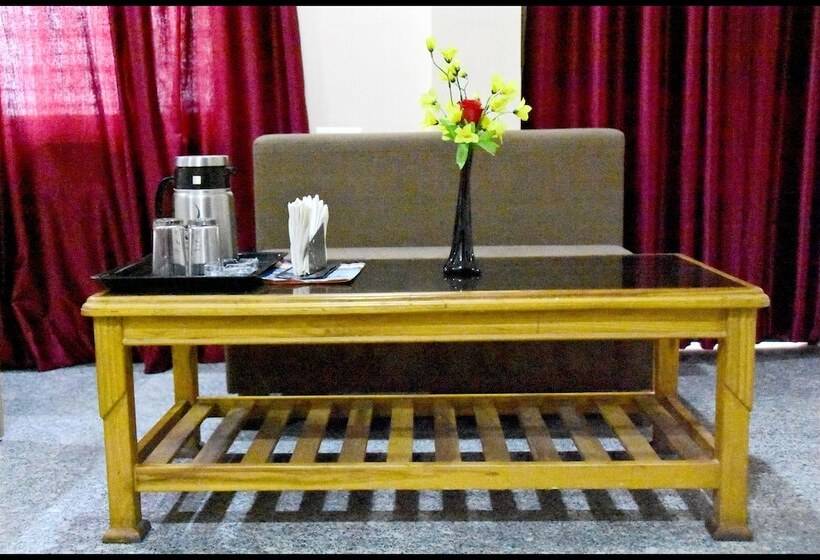 Отель Midtown Grand