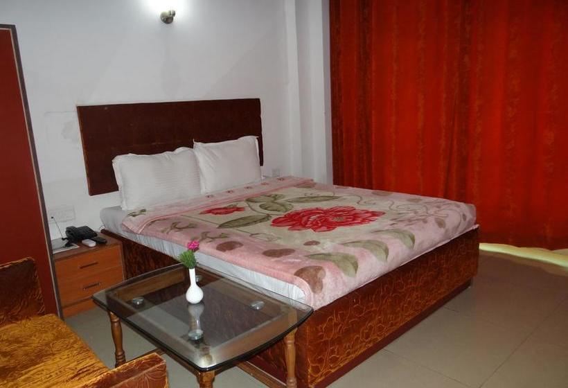 호텔 Monarch Aachal