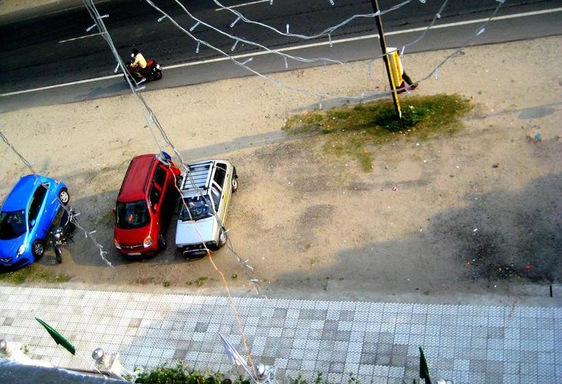 호텔 Monarch Aachal