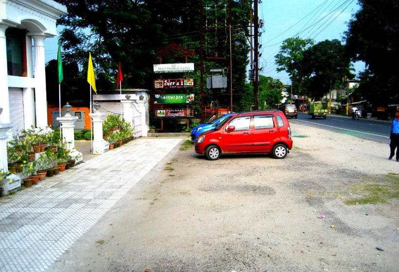 호텔 Monarch Aachal