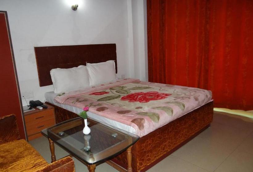 호텔 Monarch Aachal