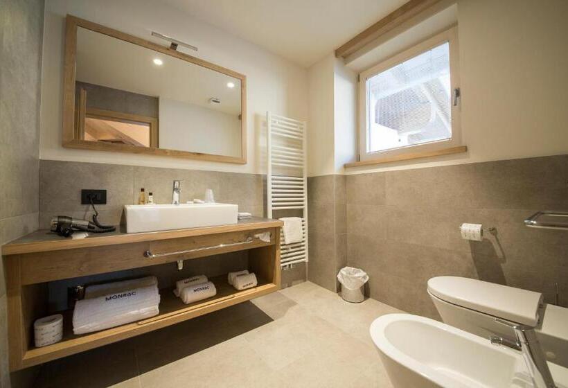 בית מלון כפרי Monroc