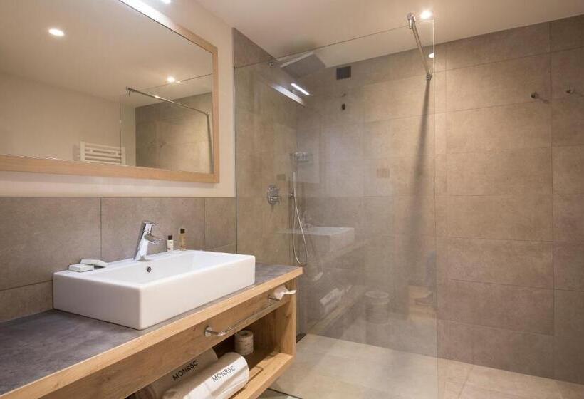 בית מלון כפרי Monroc