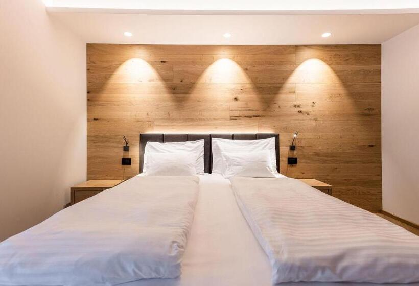 בית מלון כפרי Monroc