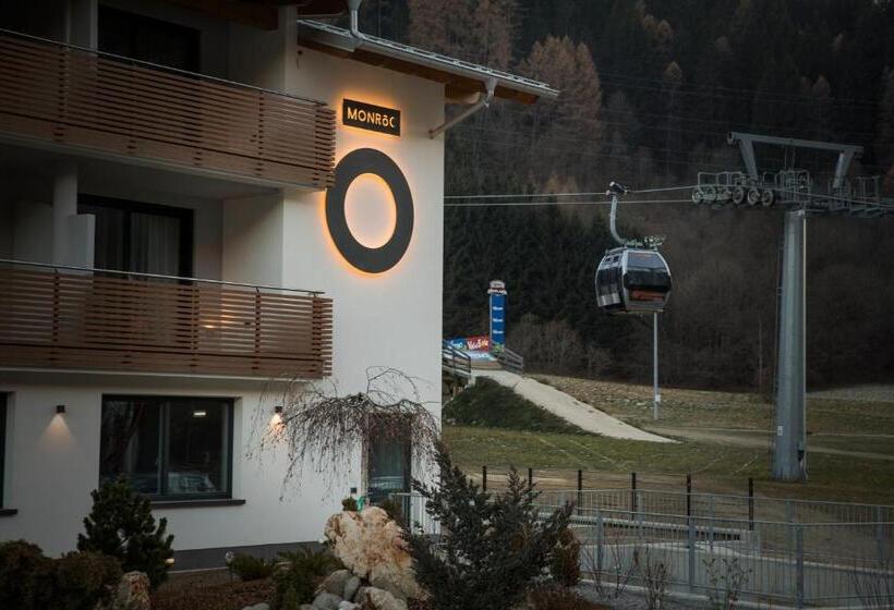 בית מלון כפרי Monroc