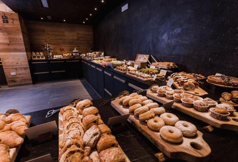 בית מלון כפרי Monroc