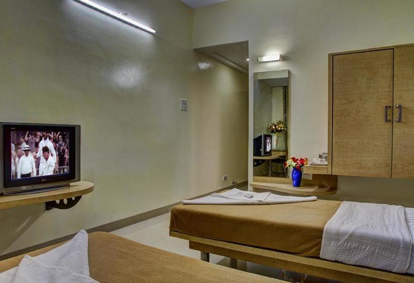 호텔 New Holiday Plaza