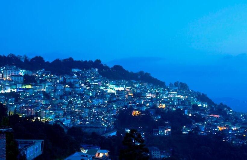 בית מלון כפרי New Orchid Lords Inn Gangtok