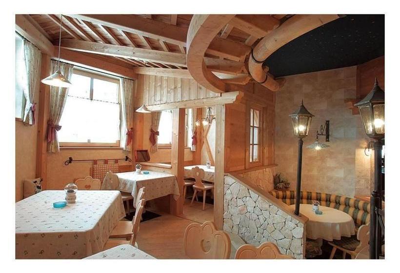 ホテル Pordoi   Fam Furgler