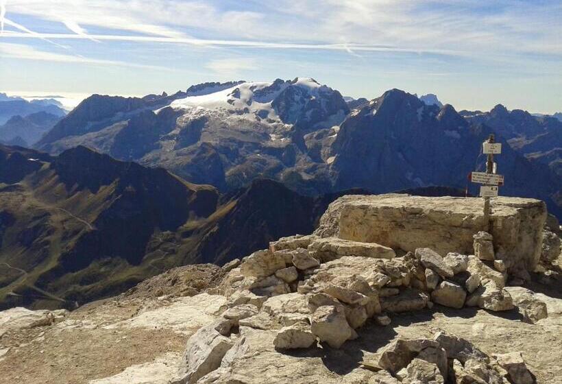 ホテル Pordoi   Fam Furgler