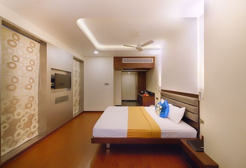 هتل Priyadarshini Pride