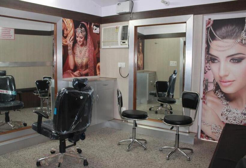 בית מלון כפרי Rajhans International