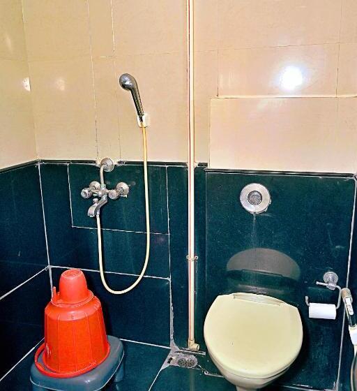 בית מלון כפרי Rajhans International