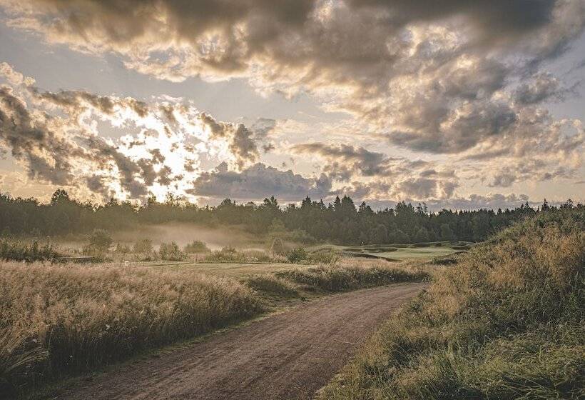 Отель Sand Golf Club