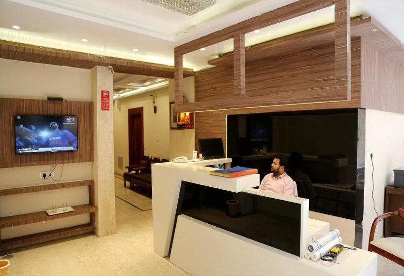 فندق Plaza Saphire At New Delhi Railway Station