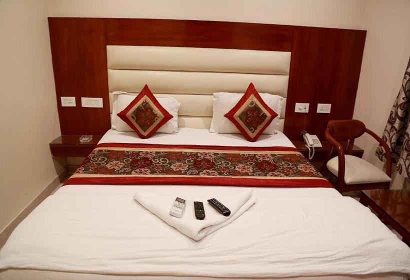 فندق Plaza Saphire At New Delhi Railway Station