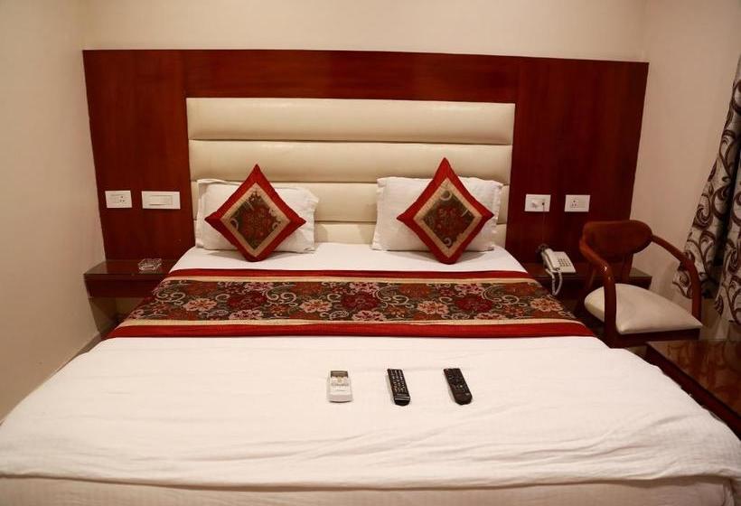 فندق Plaza Saphire At New Delhi Railway Station